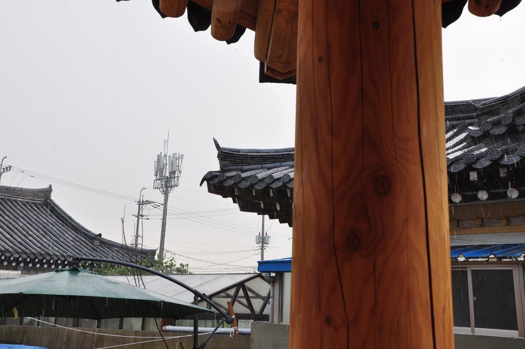 Soi Hanok Stay Гиеонгджу Екстериор снимка