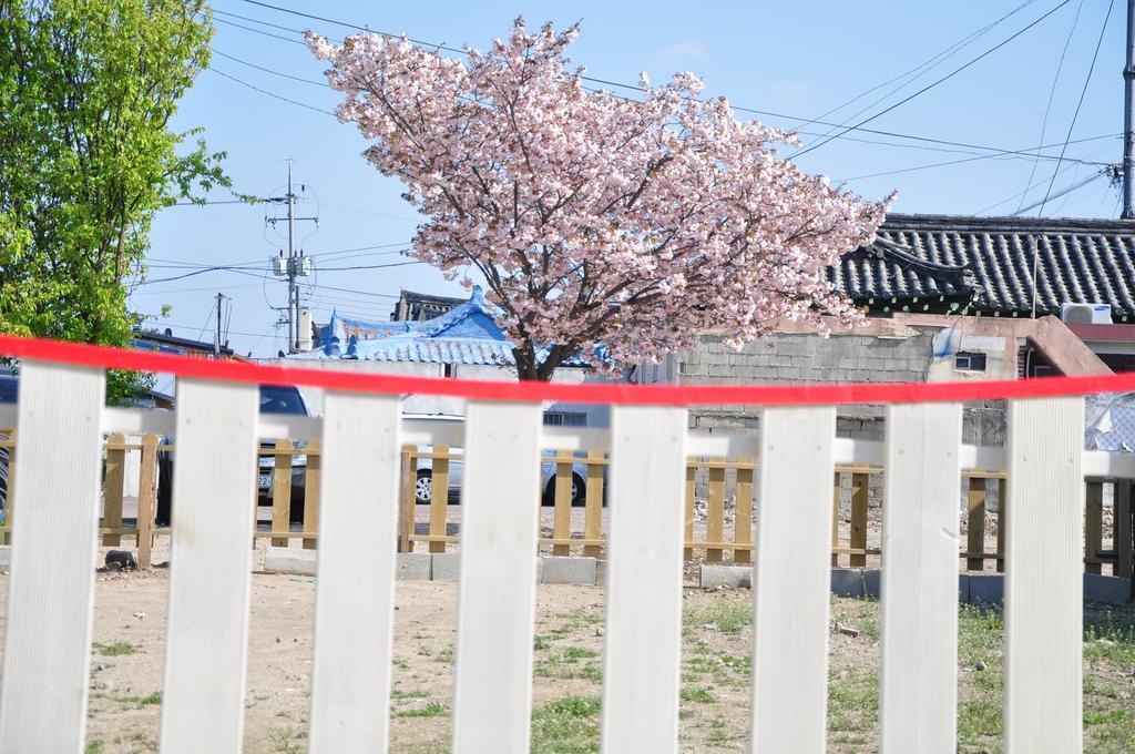 Soi Hanok Stay Гиеонгджу Екстериор снимка
