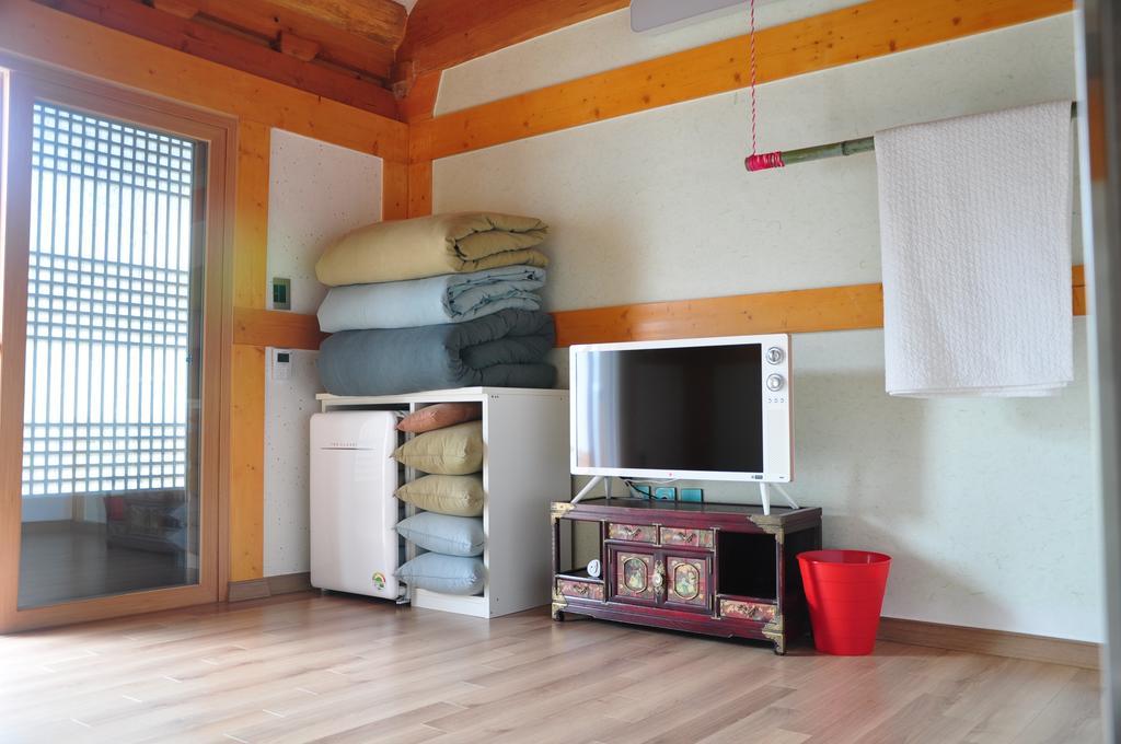 Soi Hanok Stay Гиеонгджу Екстериор снимка