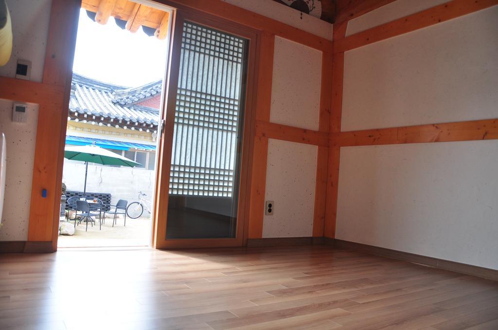 Soi Hanok Stay Гиеонгджу Екстериор снимка
