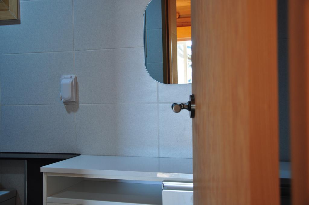 Soi Hanok Stay Гиеонгджу Екстериор снимка